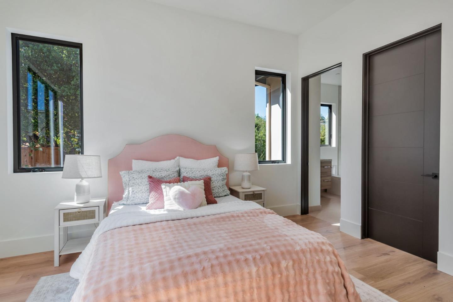 Detail Gallery Image 26 of 58 For 1019 Wilmington Way, Redwood City,  CA 94062 - 4 Beds | 4/1 Baths