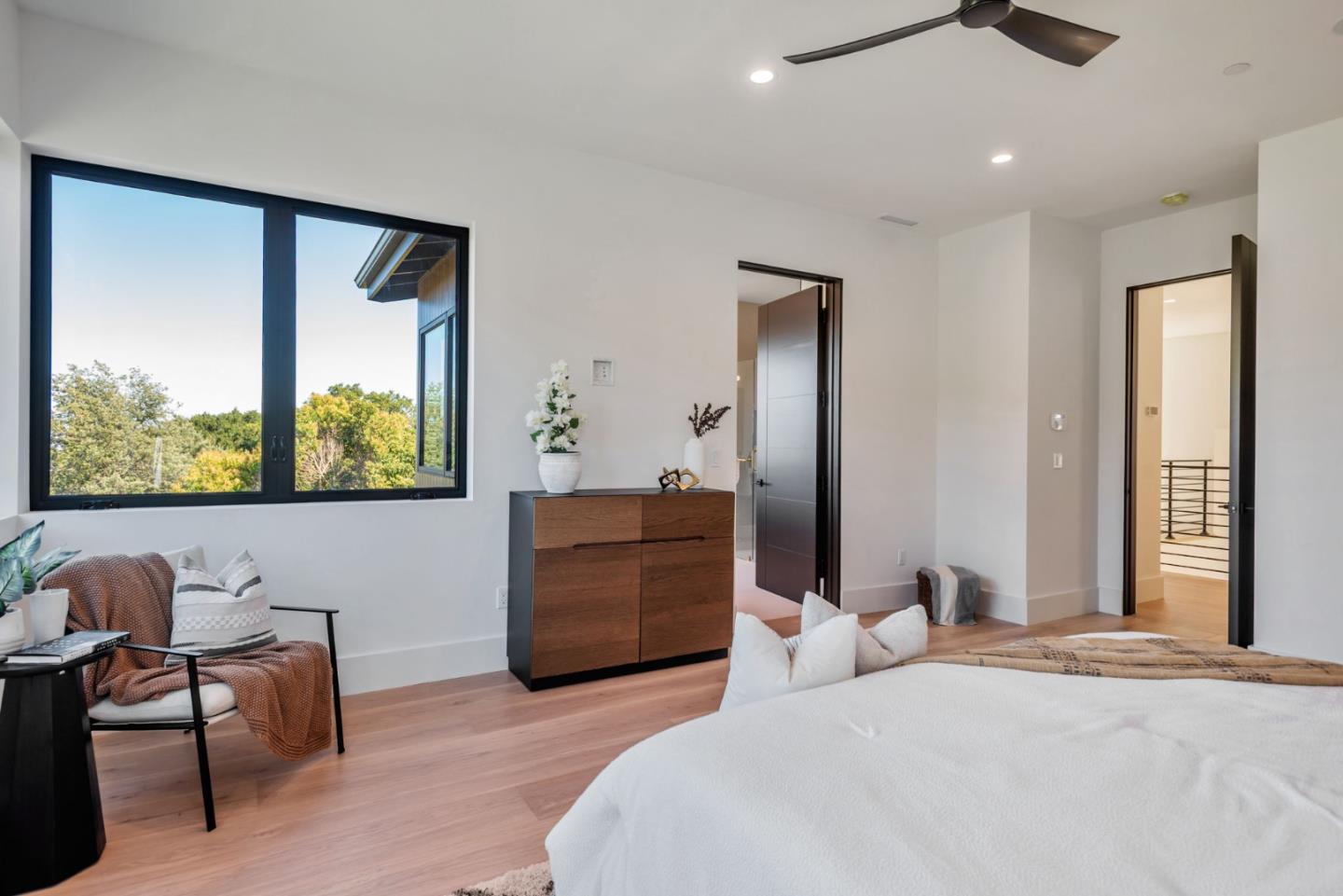 Detail Gallery Image 31 of 58 For 1019 Wilmington Way, Redwood City,  CA 94062 - 4 Beds | 4/1 Baths