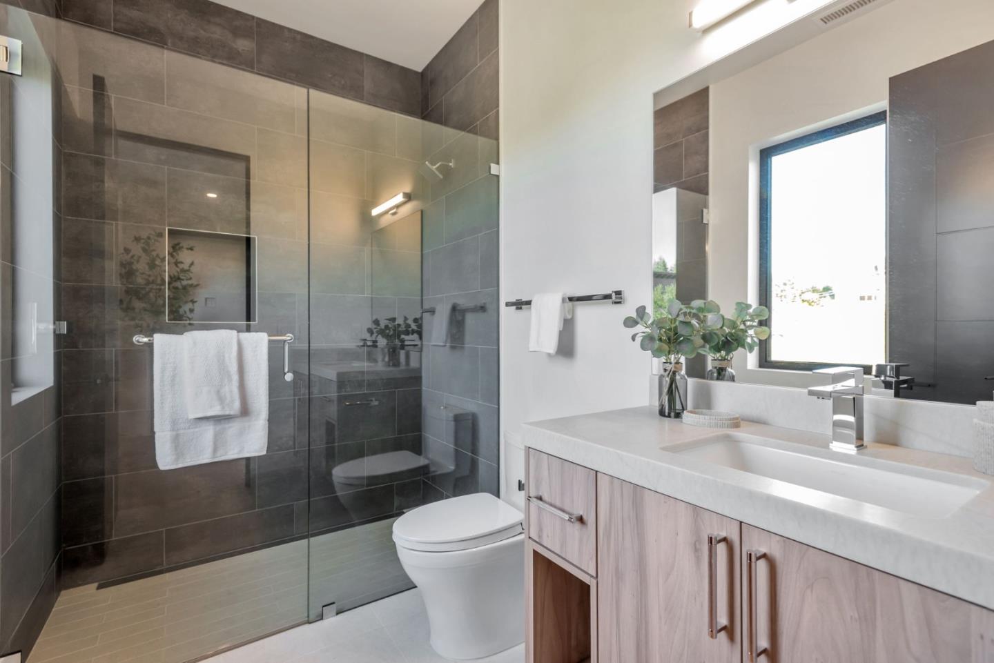 Detail Gallery Image 41 of 58 For 1019 Wilmington Way, Redwood City,  CA 94062 - 4 Beds | 4/1 Baths