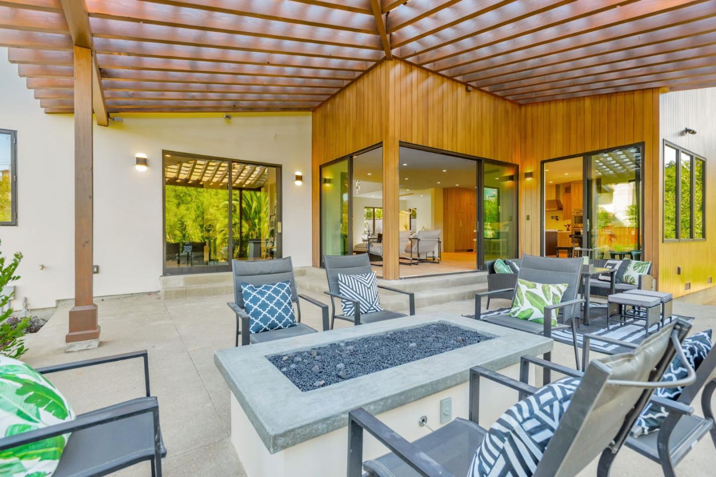 Detail Gallery Image 49 of 58 For 1019 Wilmington Way, Redwood City,  CA 94062 - 4 Beds | 4/1 Baths