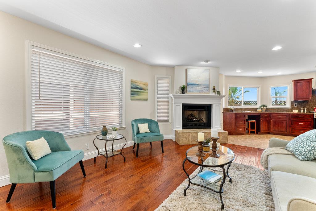 Detail Gallery Image 13 of 39 For 204 Oak Way, Santa Cruz,  CA 95065 - 3 Beds | 2/1 Baths