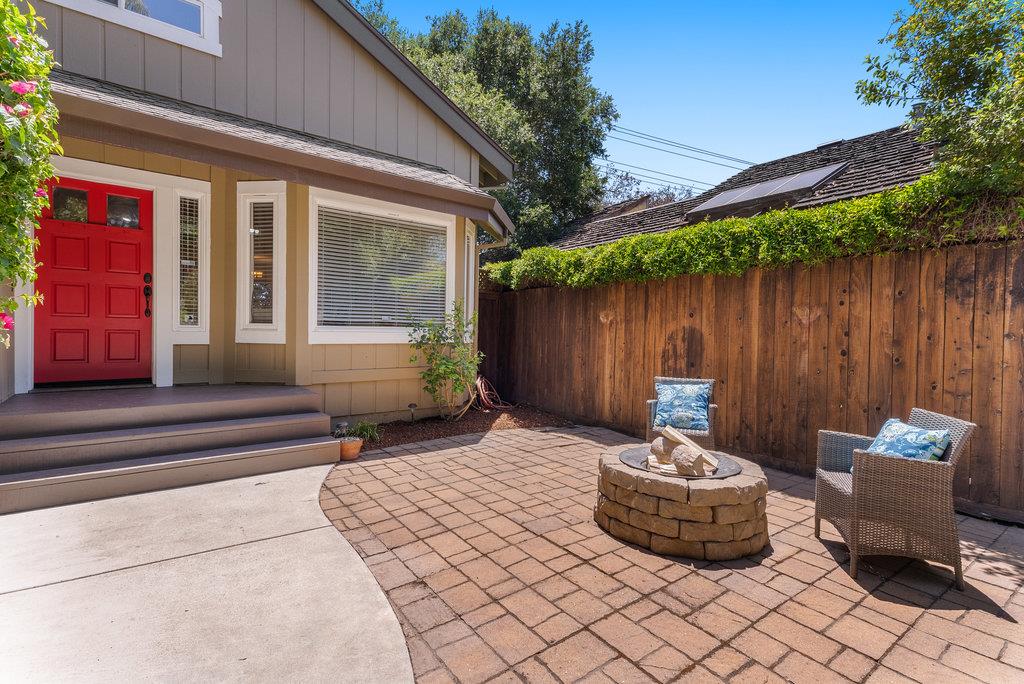 Detail Gallery Image 3 of 39 For 204 Oak Way, Santa Cruz,  CA 95065 - 3 Beds | 2/1 Baths