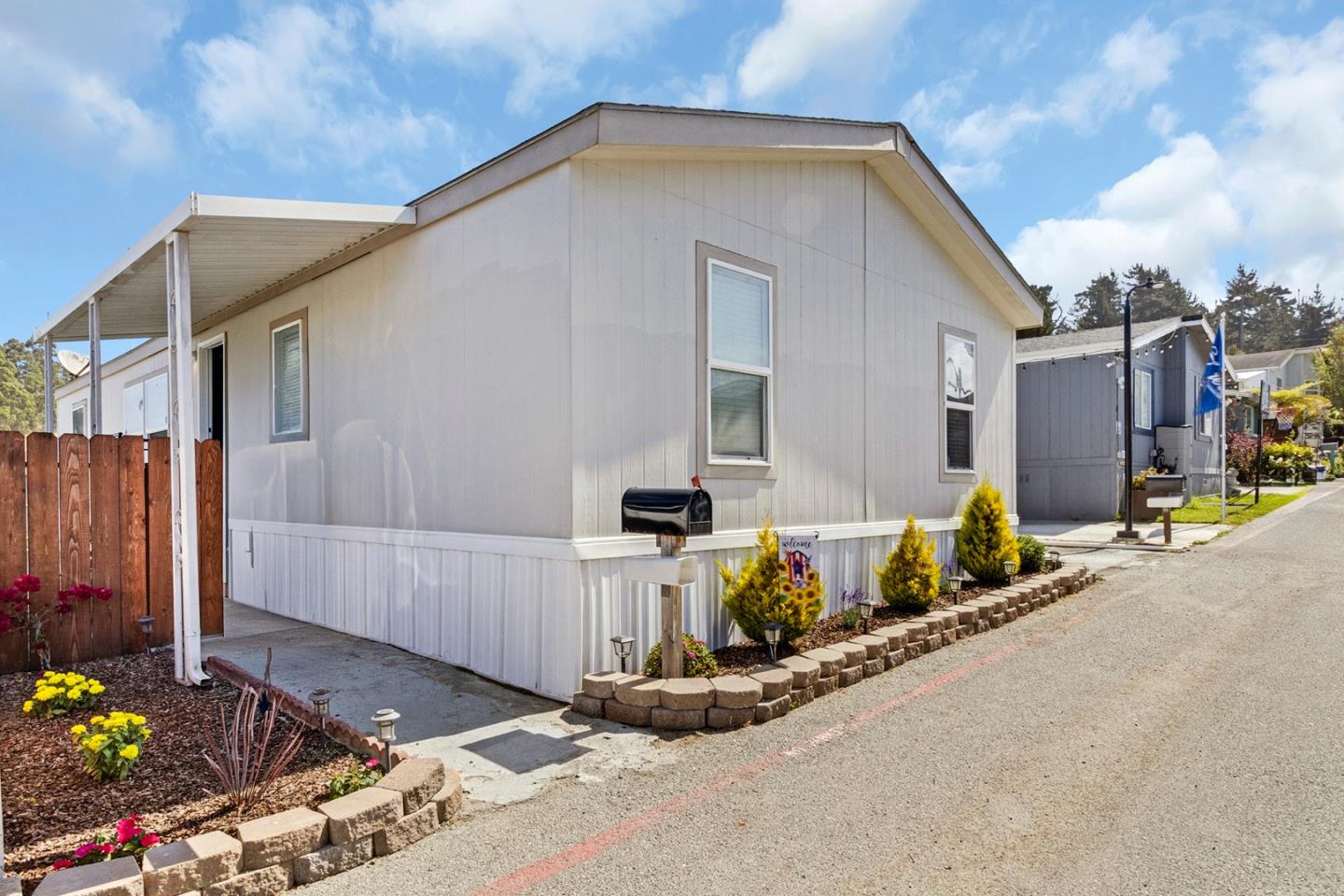 Detail Gallery Image 2 of 22 For 1900 Highway 1 #62,  Moss Landing,  CA 95039 - 4 Beds | 2 Baths
