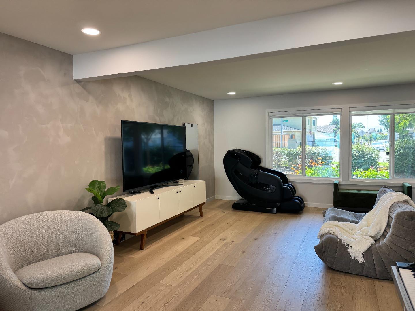 Detail Gallery Image 3 of 57 For 4655 Columbia River Ct, San Jose,  CA 95136 - 4 Beds | 2/1 Baths