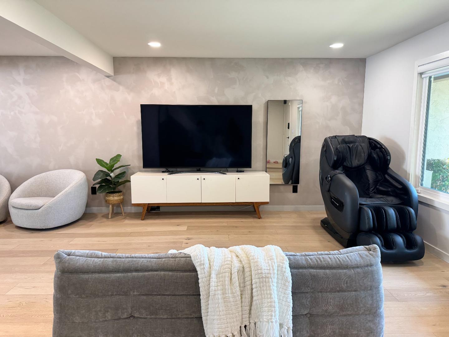Detail Gallery Image 4 of 57 For 4655 Columbia River Ct, San Jose,  CA 95136 - 4 Beds | 2/1 Baths