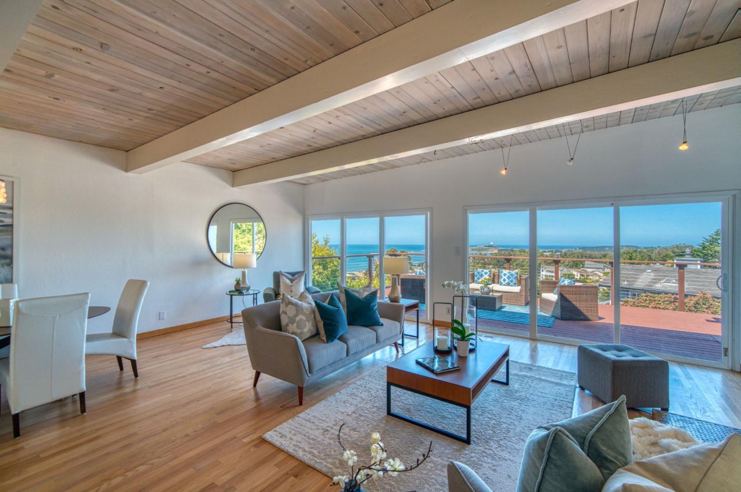 Detail Gallery Image 10 of 55 For 215 El Granada Blvd, Half Moon Bay,  CA 94019 - 3 Beds | 2 Baths