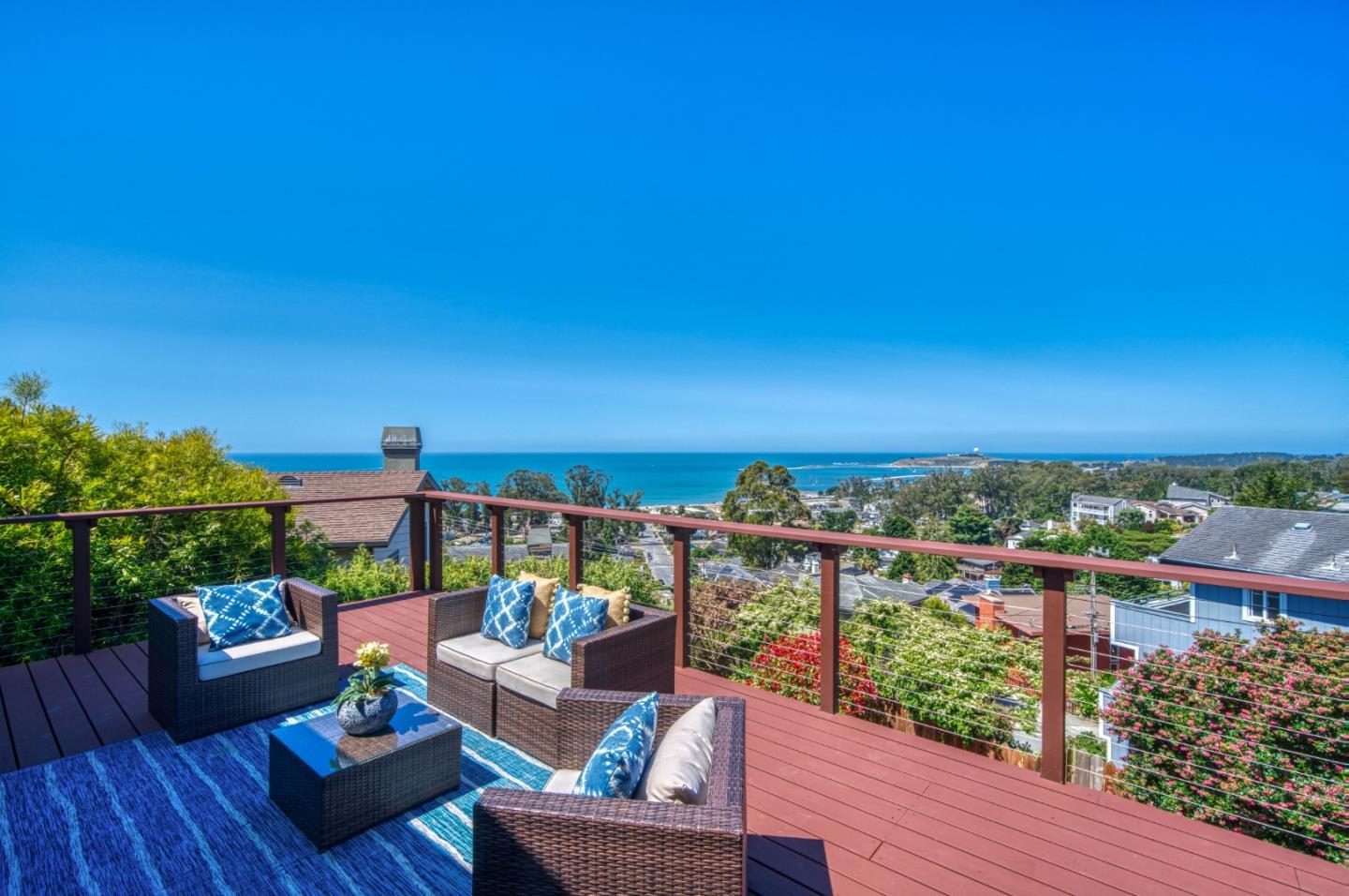 Detail Gallery Image 12 of 55 For 215 El Granada Blvd, Half Moon Bay,  CA 94019 - 3 Beds | 2 Baths