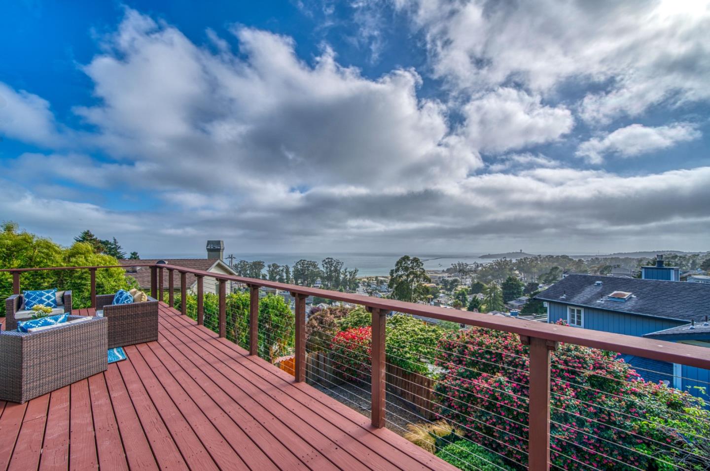Detail Gallery Image 13 of 55 For 215 El Granada Blvd, Half Moon Bay,  CA 94019 - 3 Beds | 2 Baths