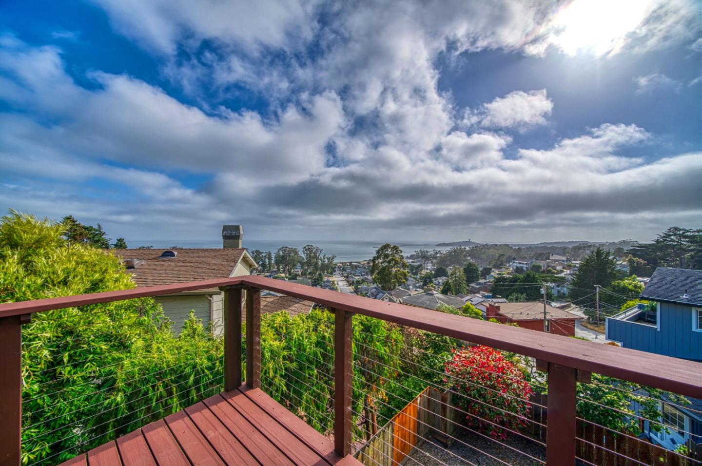 Detail Gallery Image 14 of 55 For 215 El Granada Blvd, Half Moon Bay,  CA 94019 - 3 Beds | 2 Baths
