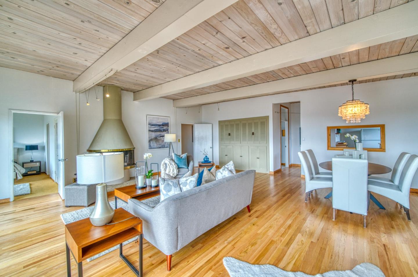 Detail Gallery Image 21 of 55 For 215 El Granada Blvd, Half Moon Bay,  CA 94019 - 3 Beds | 2 Baths