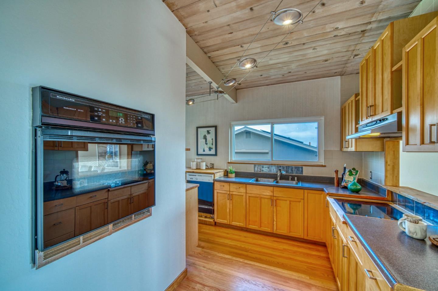 Detail Gallery Image 24 of 55 For 215 El Granada Blvd, Half Moon Bay,  CA 94019 - 3 Beds | 2 Baths