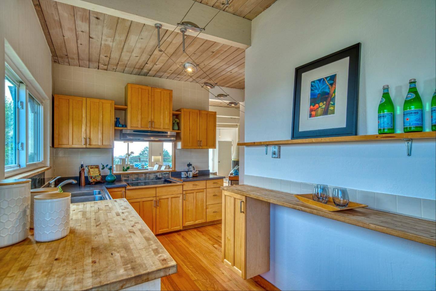 Detail Gallery Image 27 of 55 For 215 El Granada Blvd, Half Moon Bay,  CA 94019 - 3 Beds | 2 Baths