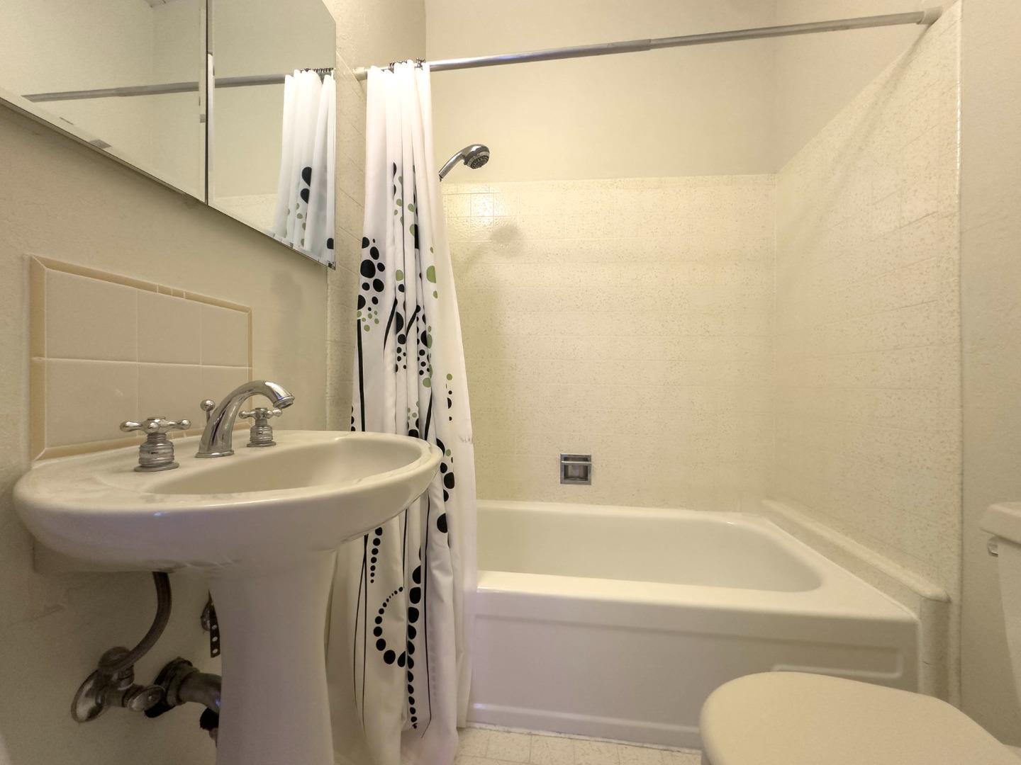 Detail Gallery Image 38 of 55 For 215 El Granada Blvd, Half Moon Bay,  CA 94019 - 3 Beds | 2 Baths