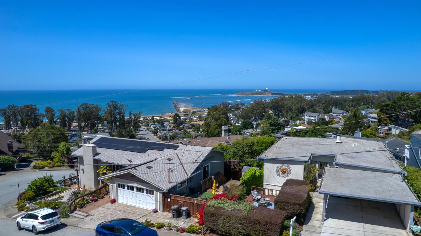 Detail Gallery Image 49 of 55 For 215 El Granada Blvd, Half Moon Bay,  CA 94019 - 3 Beds | 2 Baths