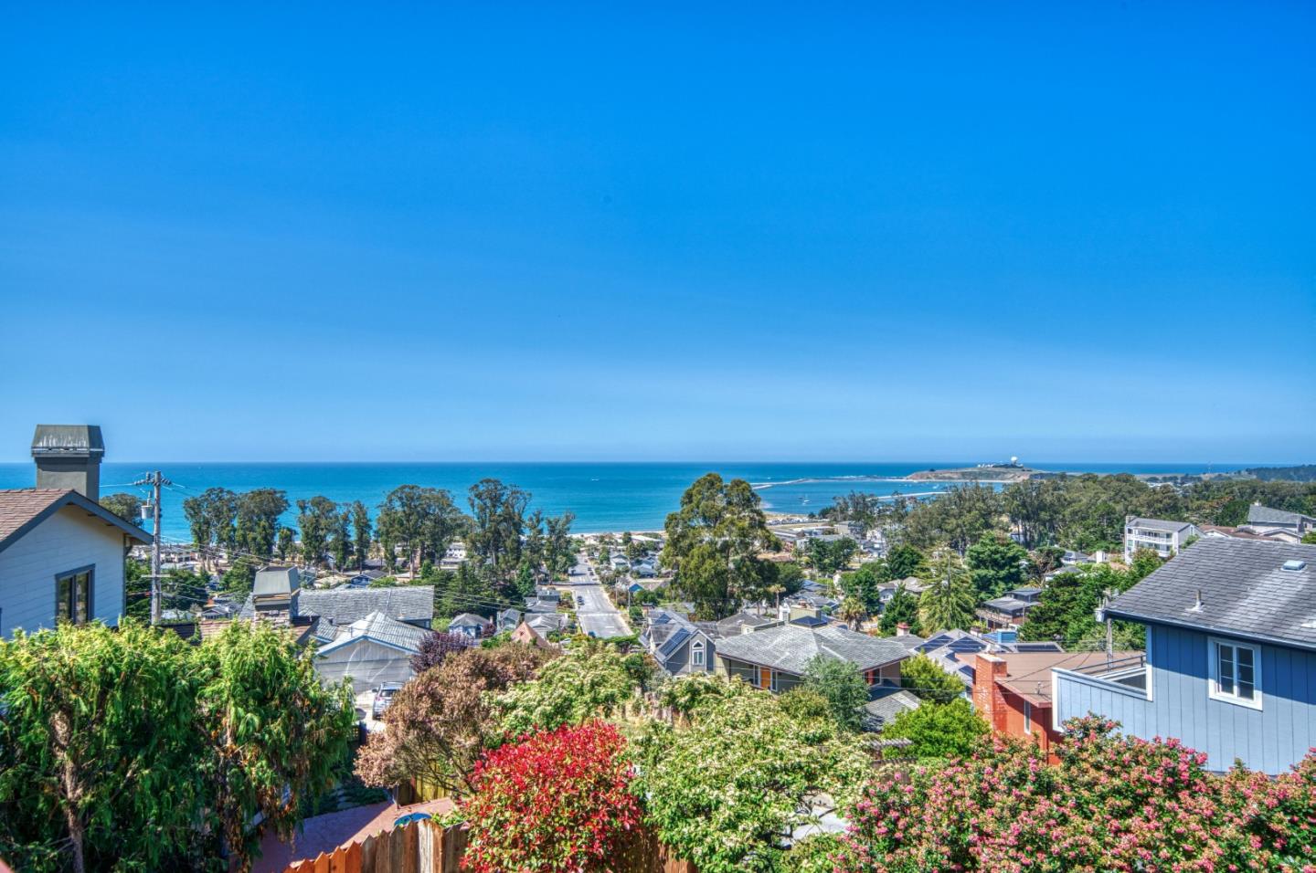 Detail Gallery Image 50 of 55 For 215 El Granada Blvd, Half Moon Bay,  CA 94019 - 3 Beds | 2 Baths
