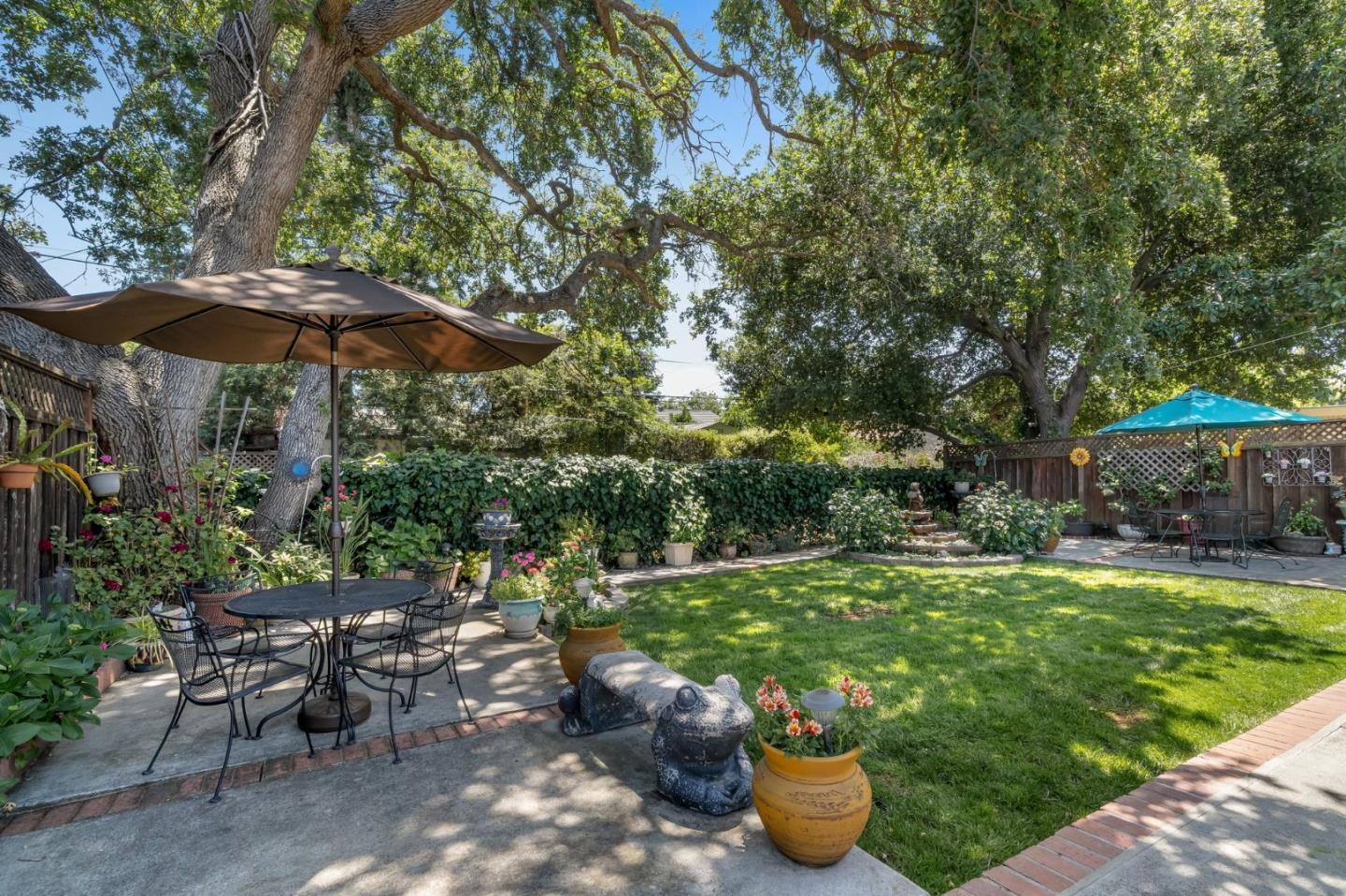 Detail Gallery Image 18 of 26 For 2403 Washington Ave, Redwood City,  CA 94061 - 3 Beds | 2/1 Baths
