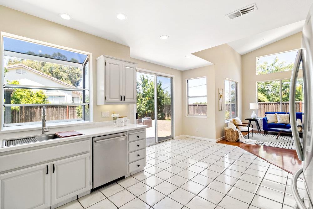 Detail Gallery Image 28 of 66 For 4551 Encanto Way, San Jose,  CA 95135 - 4 Beds | 3 Baths