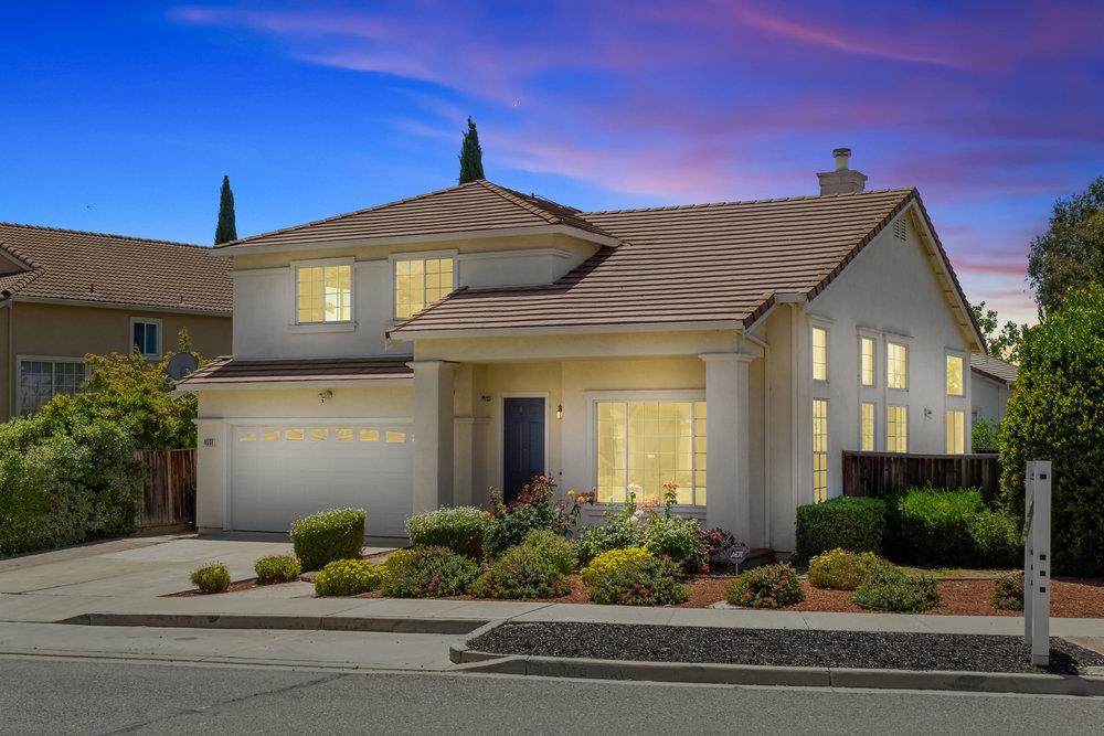Detail Gallery Image 5 of 66 For 4551 Encanto Way, San Jose,  CA 95135 - 4 Beds | 3 Baths