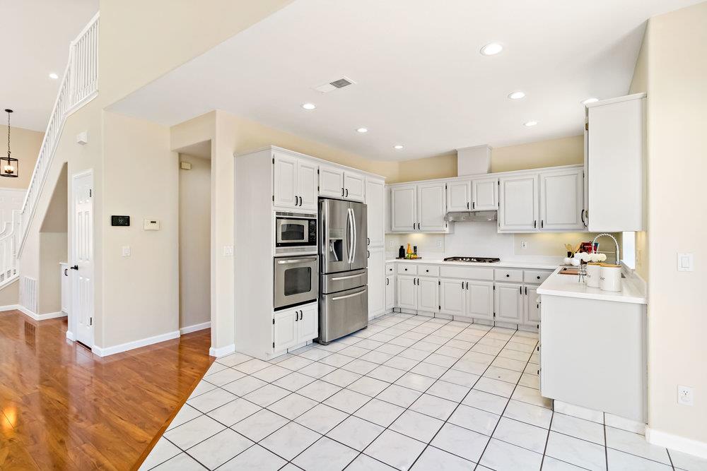 Detail Gallery Image 6 of 66 For 4551 Encanto Way, San Jose,  CA 95135 - 4 Beds | 3 Baths