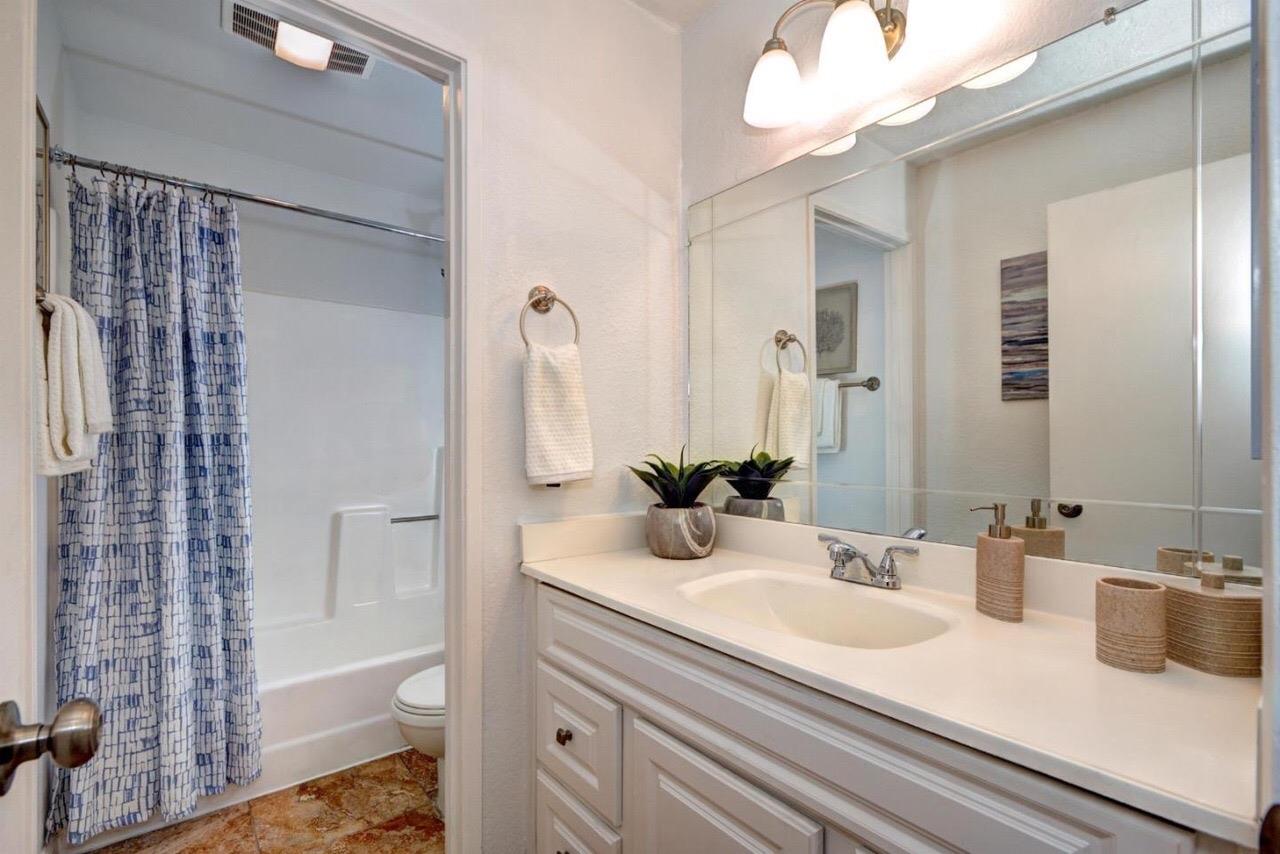 Detail Gallery Image 13 of 20 For 300 Stonegate Cir, San Jose,  CA 95110 - 2 Beds | 1 Baths