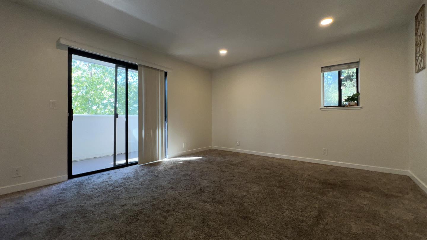 Detail Gallery Image 15 of 20 For 300 Stonegate Cir, San Jose,  CA 95110 - 2 Beds | 1 Baths