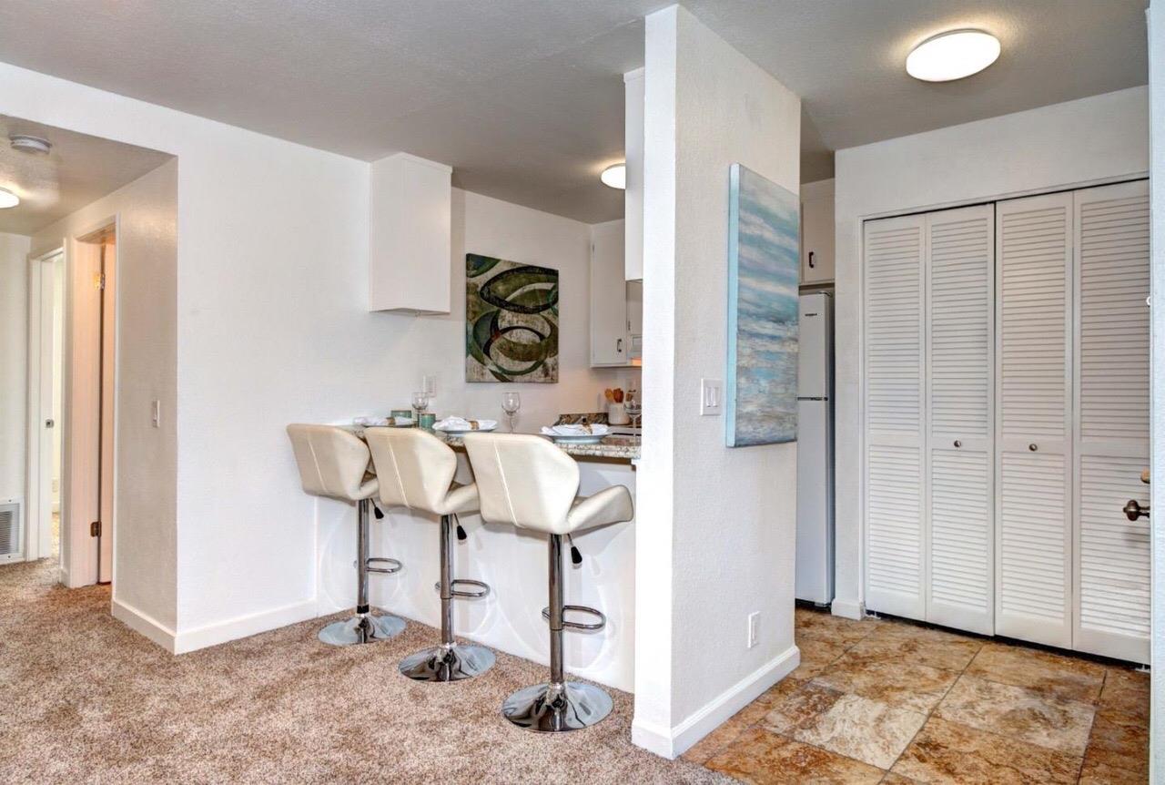 Detail Gallery Image 7 of 20 For 300 Stonegate Cir, San Jose,  CA 95110 - 2 Beds | 1 Baths