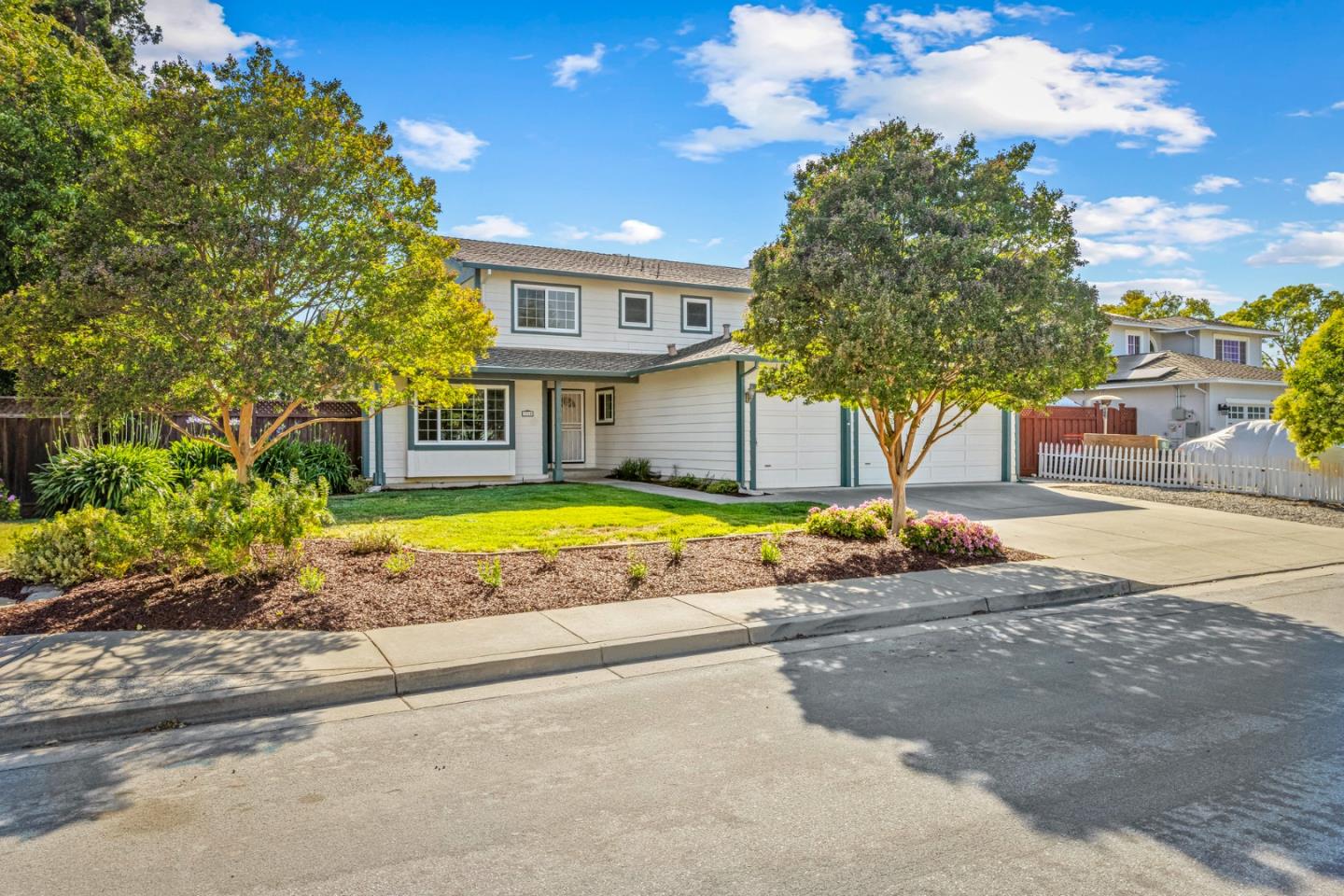 Detail Gallery Image 2 of 41 For 1760 Almond Way, Morgan Hill,  CA 95037 - 5 Beds | 3 Baths
