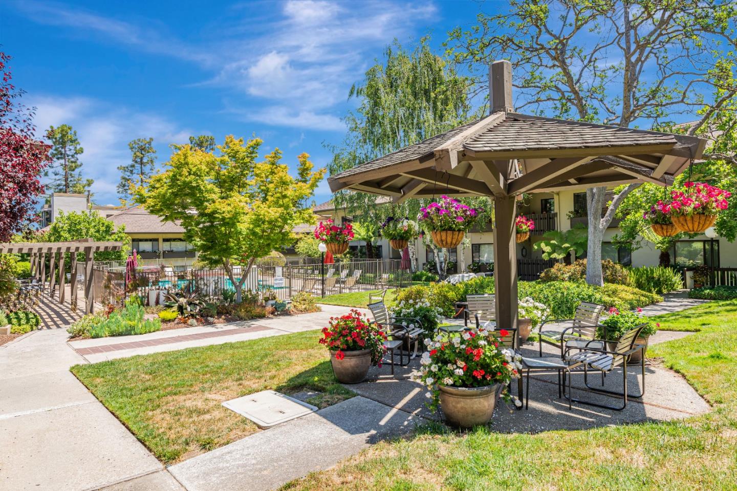 Detail Gallery Image 14 of 14 For 2140 Santa Cruz Ave #E 104,  Menlo Park,  CA 94025 - 2 Beds | 2 Baths