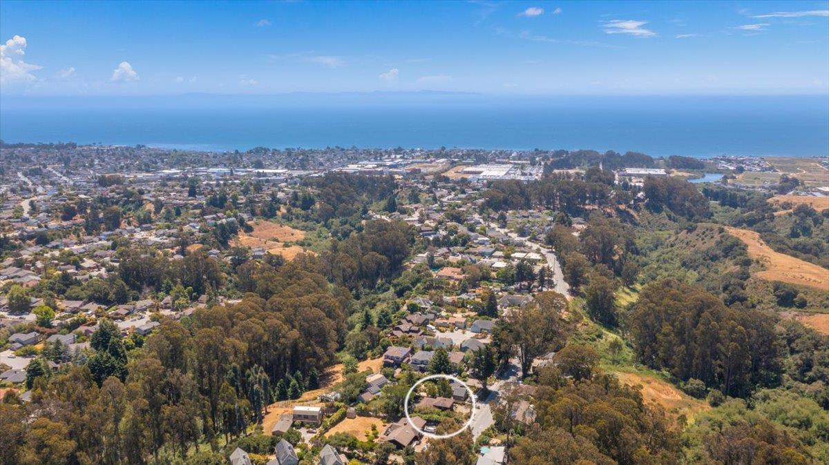 Detail Gallery Image 2 of 42 For 746 Western Dr, Santa Cruz,  CA 95060 - 4 Beds | 2 Baths