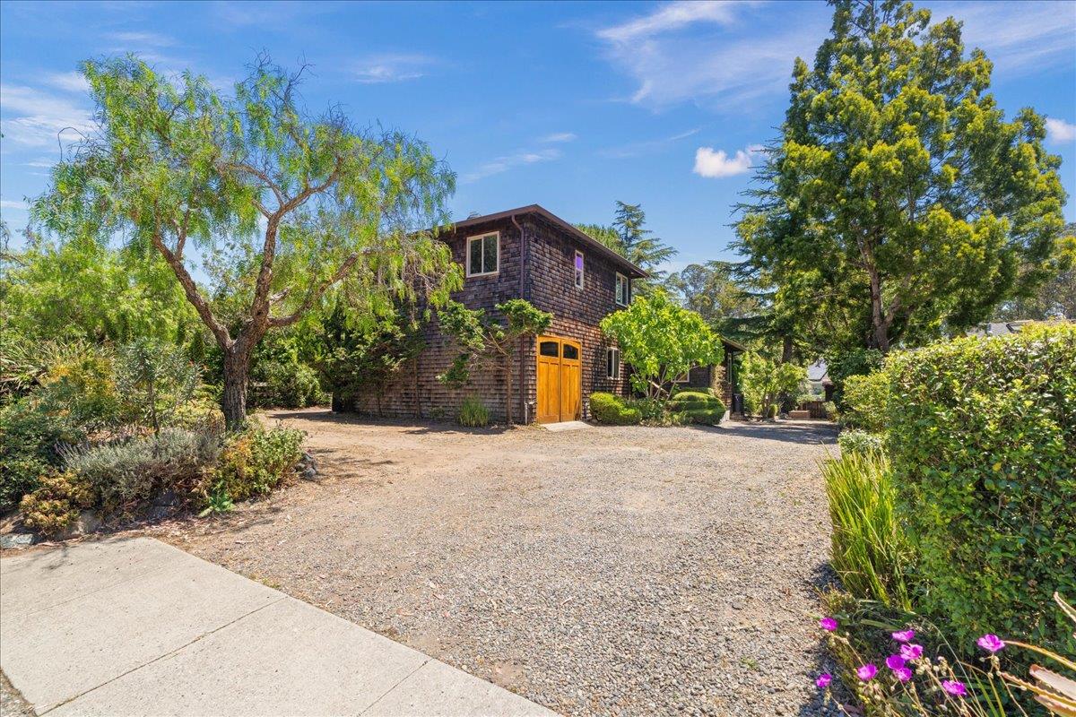Detail Gallery Image 3 of 42 For 746 Western Dr, Santa Cruz,  CA 95060 - 4 Beds | 2 Baths