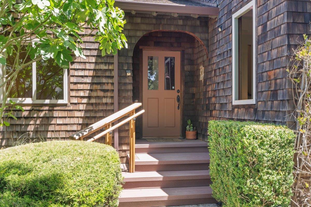 Detail Gallery Image 5 of 42 For 746 Western Dr, Santa Cruz,  CA 95060 - 4 Beds | 2 Baths