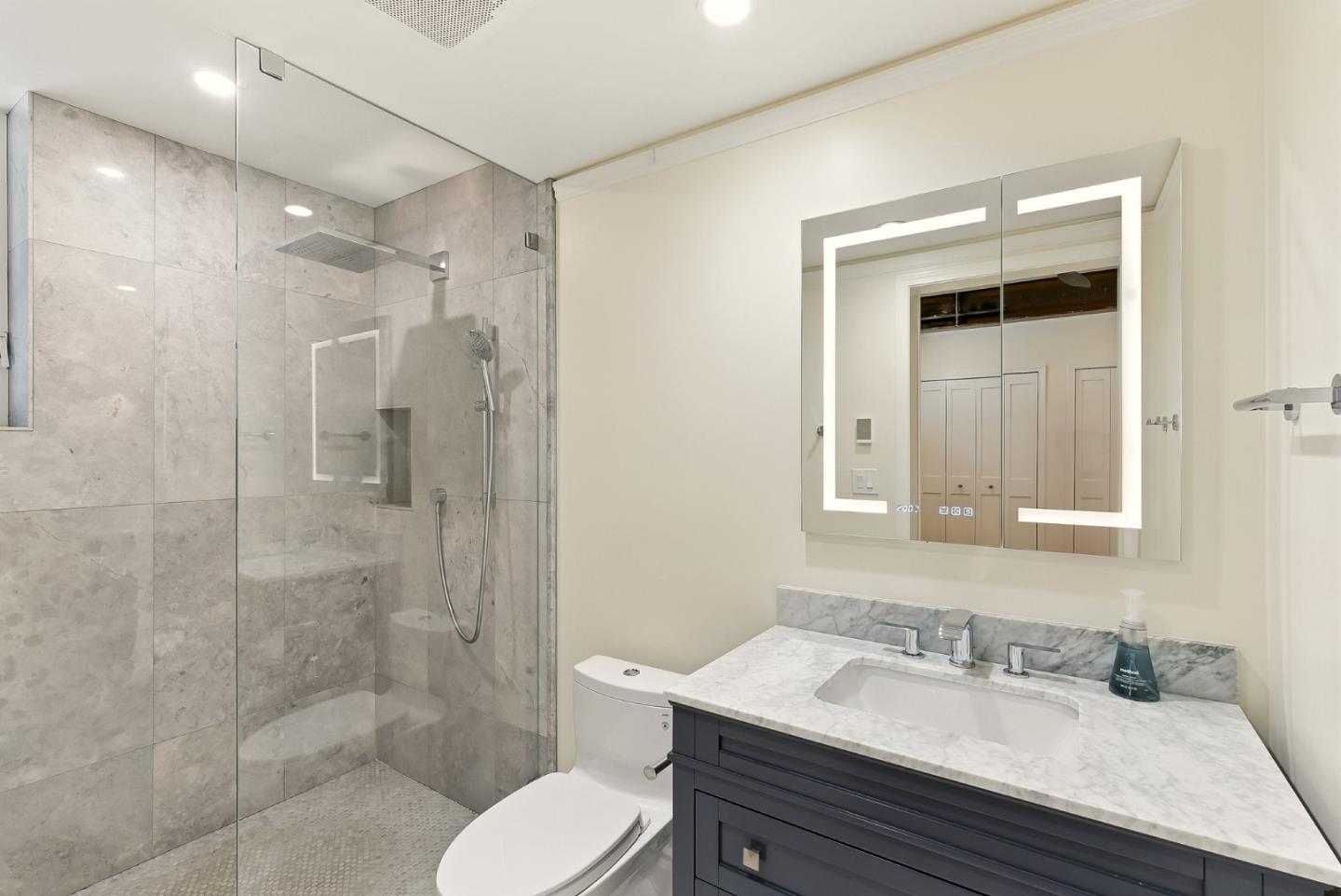 Detail Gallery Image 12 of 17 For 212 Eaton Rd #1,  San Mateo,  CA 94402 - 2 Beds | 1/1 Baths