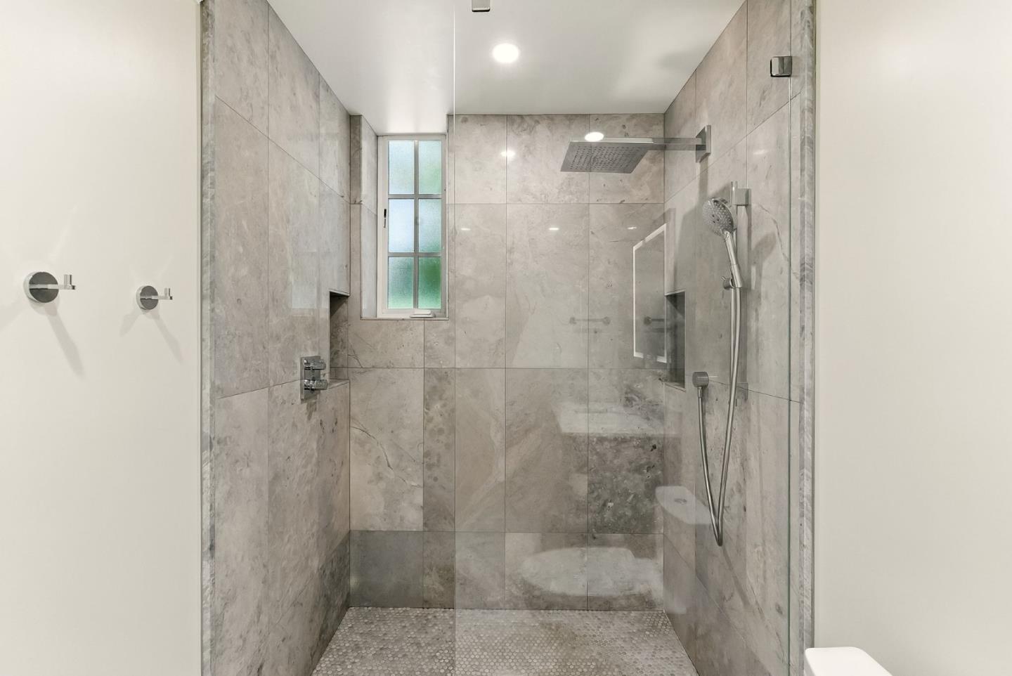 Detail Gallery Image 13 of 17 For 212 Eaton Rd #1,  San Mateo,  CA 94402 - 2 Beds | 1/1 Baths