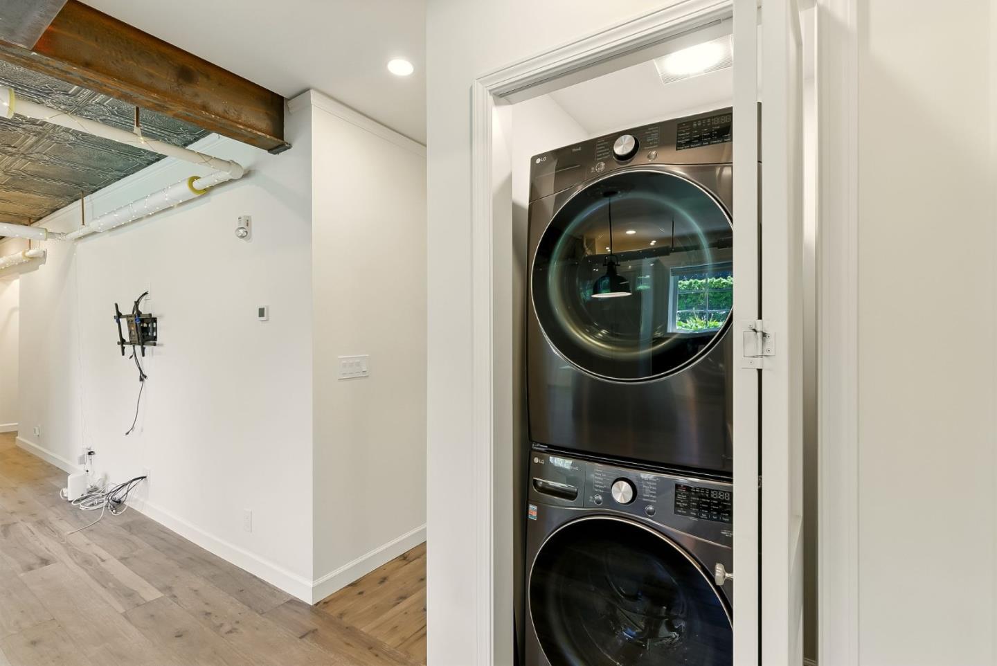 Detail Gallery Image 15 of 17 For 212 Eaton Rd #1,  San Mateo,  CA 94402 - 2 Beds | 1/1 Baths
