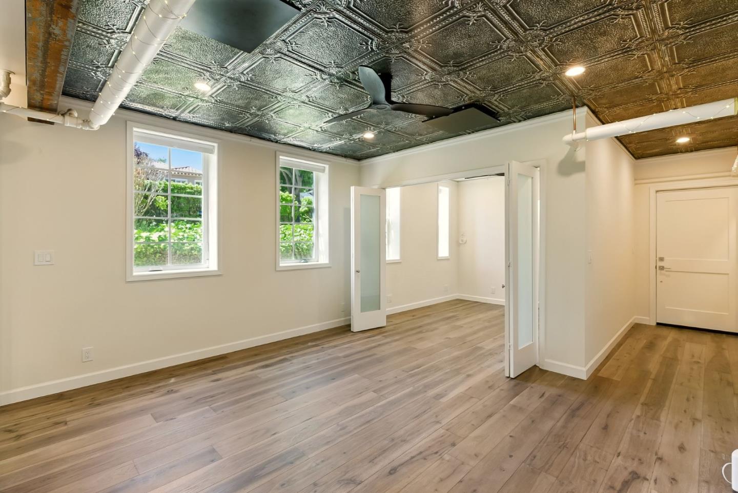 Detail Gallery Image 3 of 17 For 212 Eaton Rd #1,  San Mateo,  CA 94402 - 2 Beds | 1/1 Baths