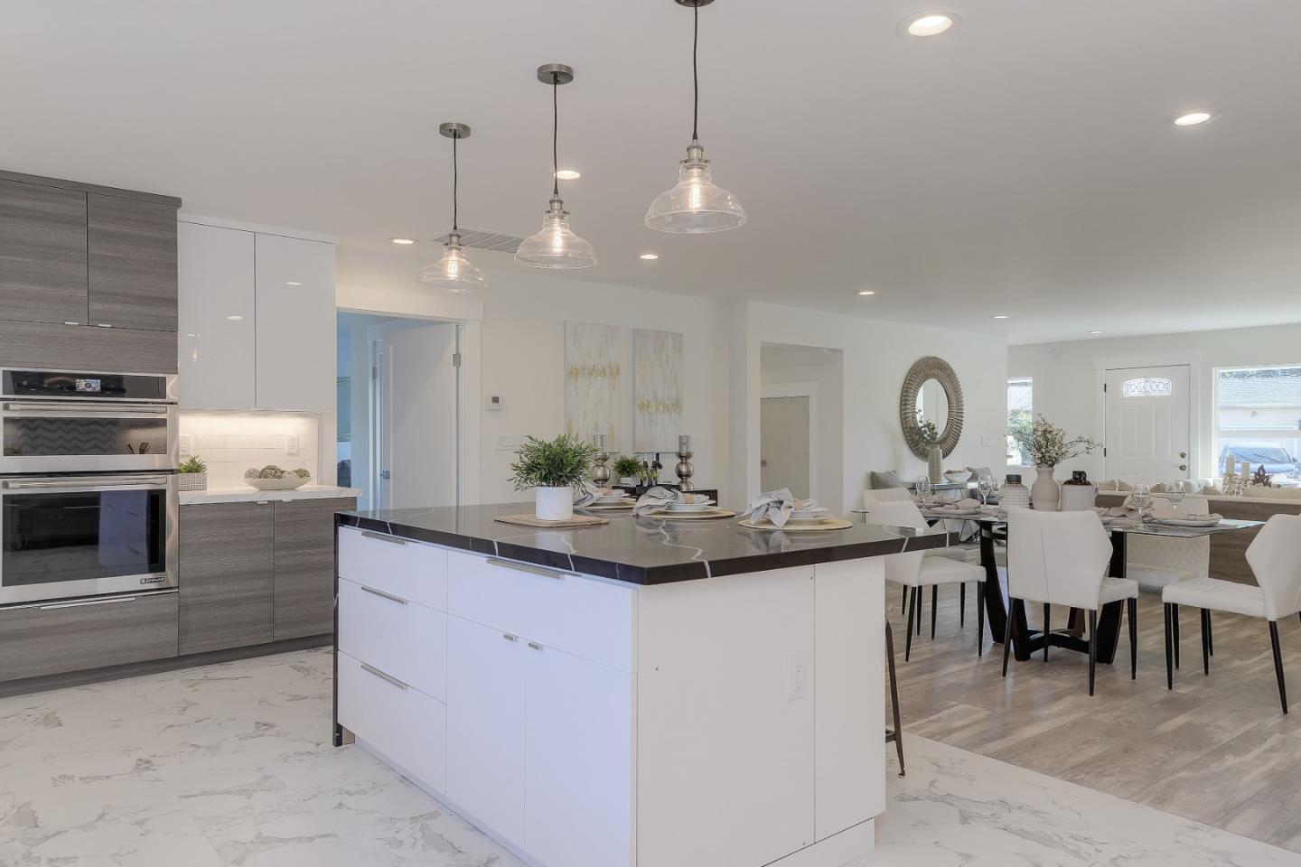 Detail Gallery Image 12 of 30 For 116 Daphne Way, East Palo Alto,  CA 94303 - 9 Beds | 6 Baths