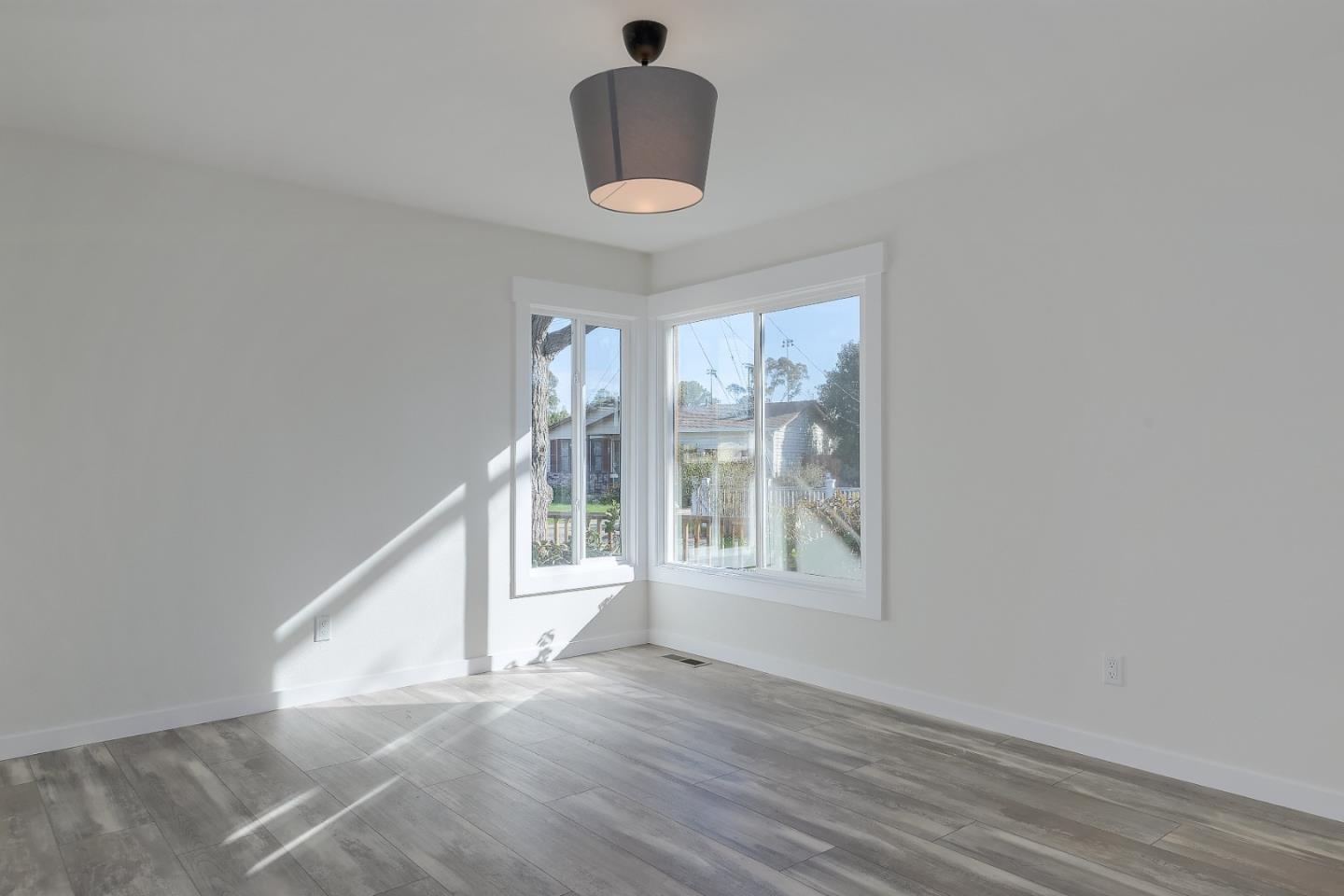 Detail Gallery Image 13 of 30 For 116 Daphne Way, East Palo Alto,  CA 94303 - 9 Beds | 6 Baths