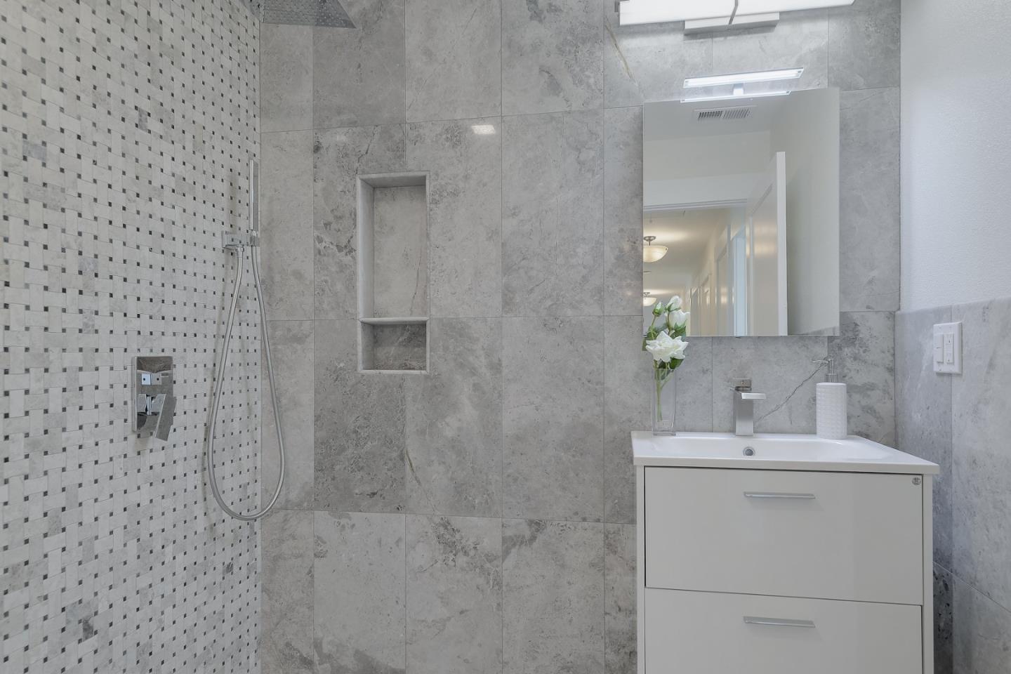 Detail Gallery Image 19 of 30 For 116 Daphne Way, East Palo Alto,  CA 94303 - 9 Beds | 6 Baths