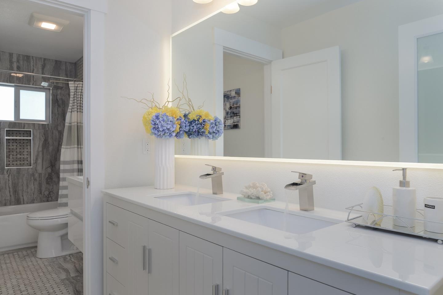 Detail Gallery Image 20 of 30 For 116 Daphne Way, East Palo Alto,  CA 94303 - 9 Beds | 6 Baths