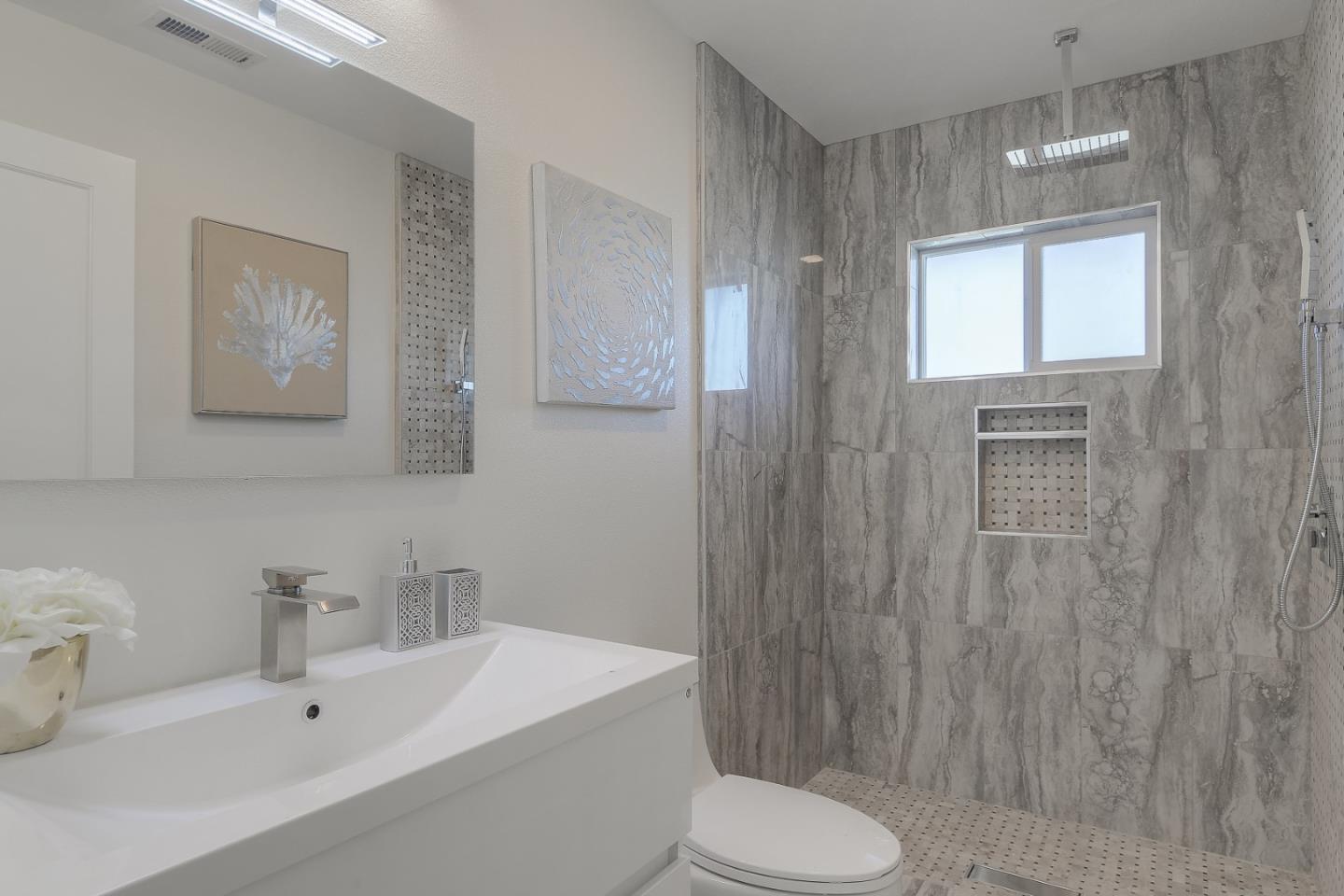 Detail Gallery Image 22 of 30 For 116 Daphne Way, East Palo Alto,  CA 94303 - 9 Beds | 6 Baths
