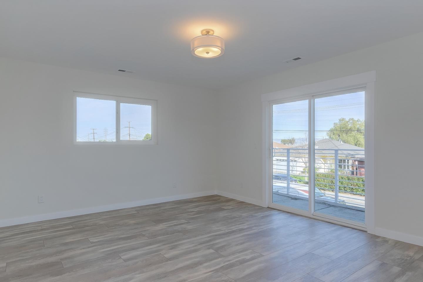 Detail Gallery Image 23 of 30 For 116 Daphne Way, East Palo Alto,  CA 94303 - 9 Beds | 6 Baths