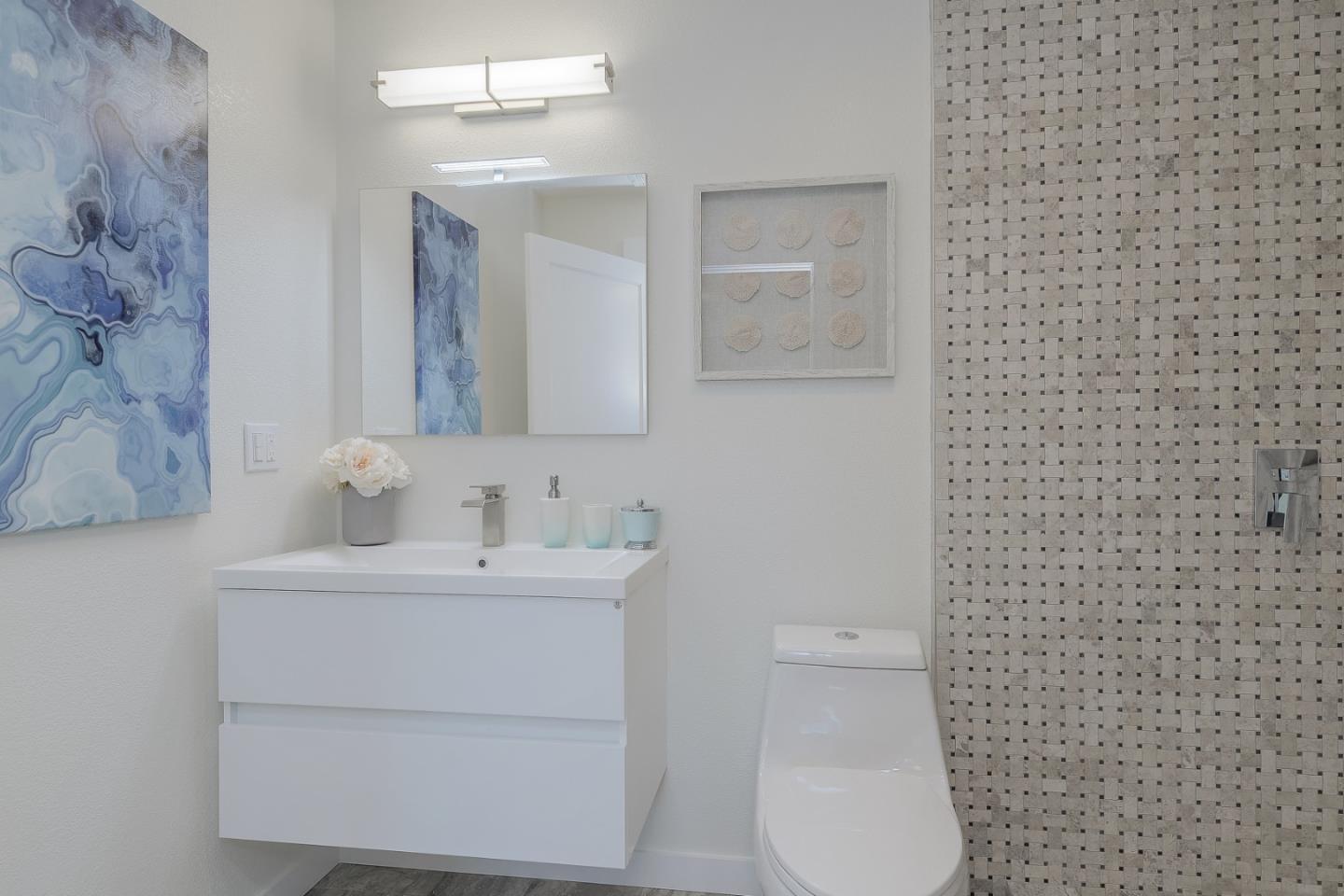 Detail Gallery Image 28 of 30 For 116 Daphne Way, East Palo Alto,  CA 94303 - 9 Beds | 6 Baths