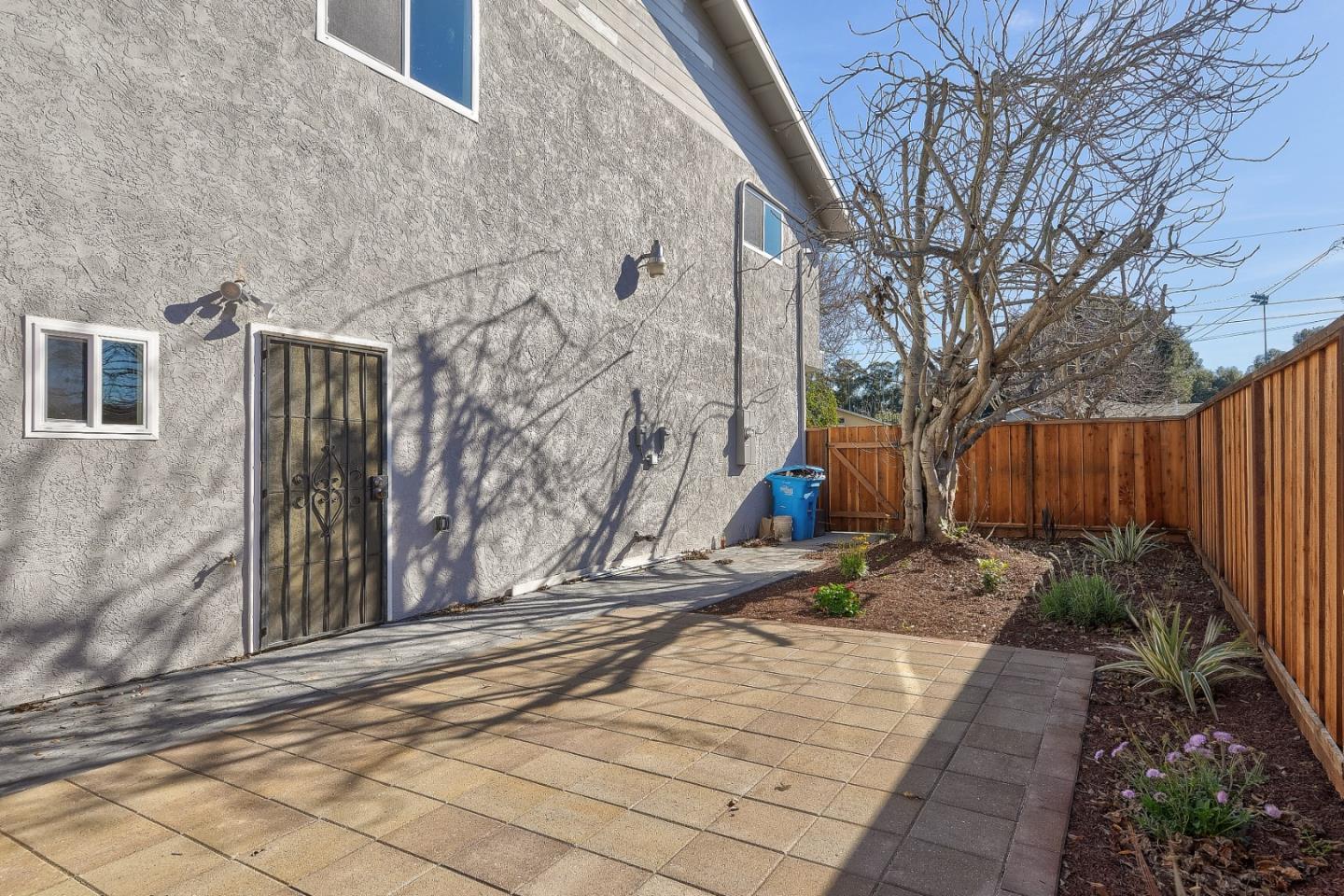 Detail Gallery Image 30 of 30 For 116 Daphne Way, East Palo Alto,  CA 94303 - 9 Beds | 6 Baths