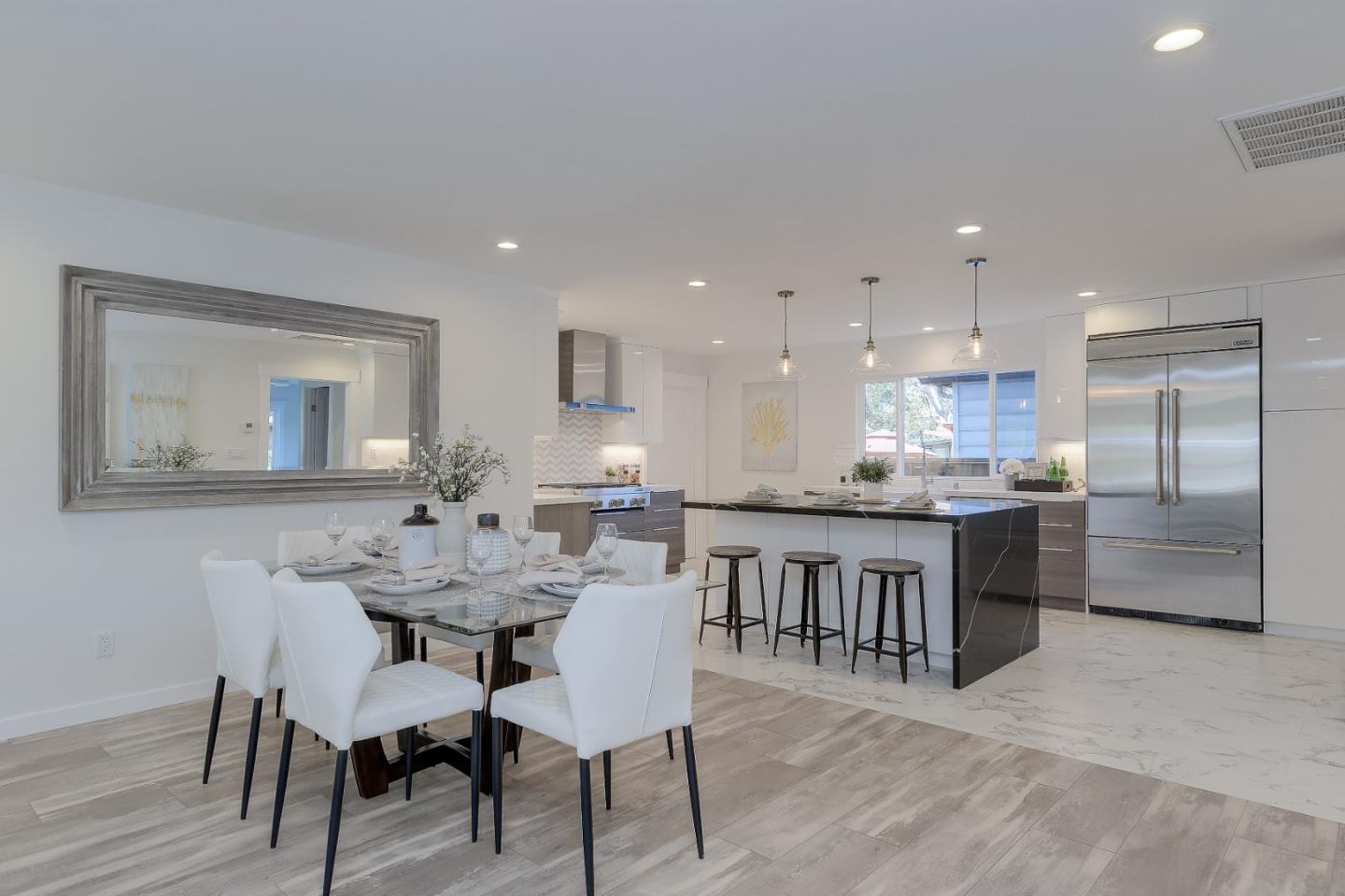 Detail Gallery Image 6 of 30 For 116 Daphne Way, East Palo Alto,  CA 94303 - 9 Beds | 6 Baths