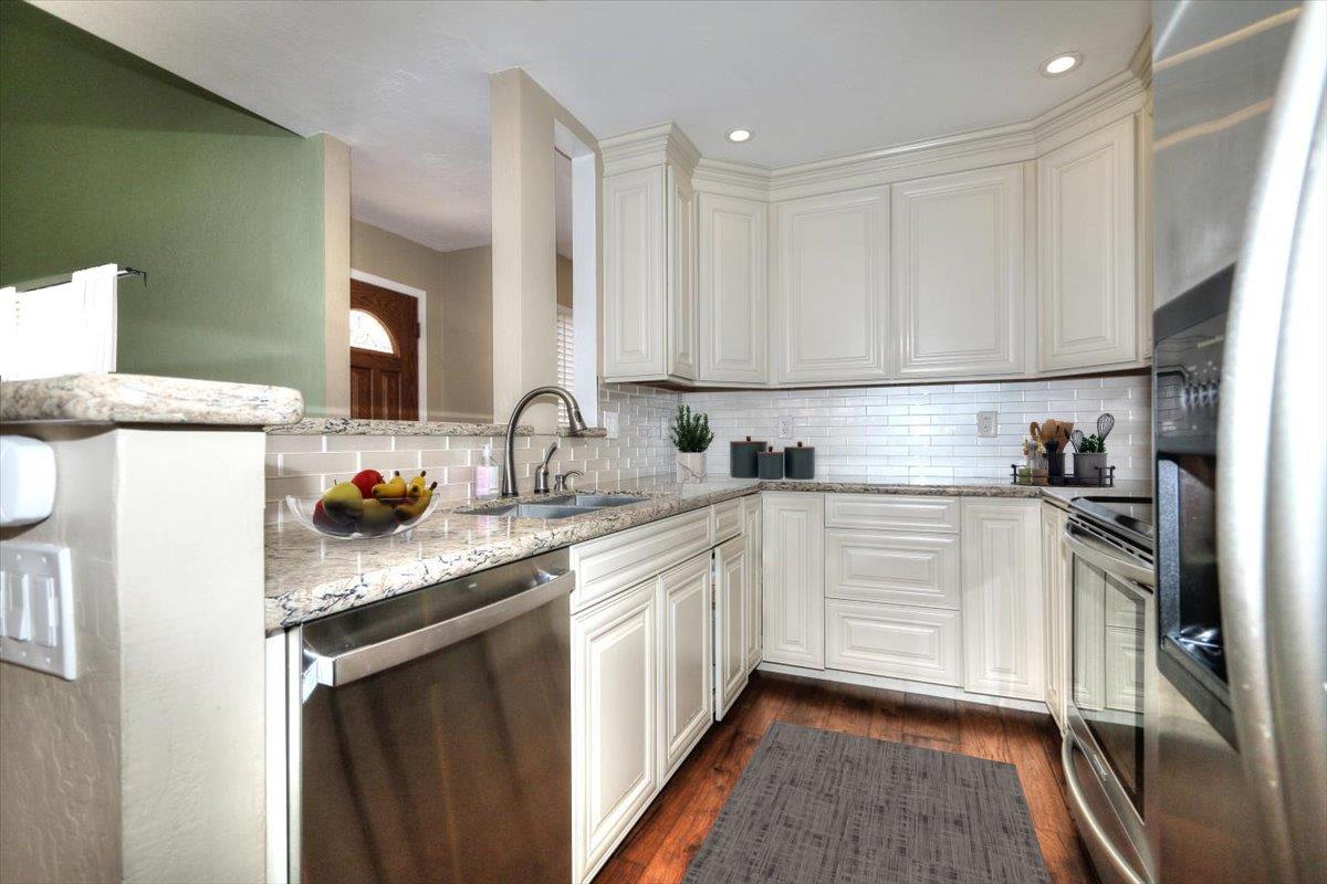 Detail Gallery Image 3 of 8 For 2559 Lancaster Ct, Santa Clara,  CA 95051 - 3 Beds | 2 Baths