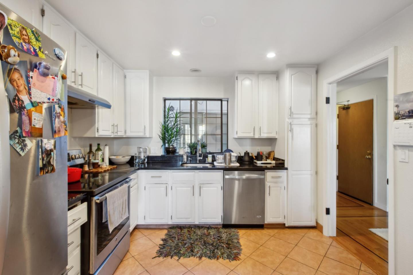 Detail Gallery Image 10 of 63 For 1615 Oakdale Ave, San Francisco,  CA 94124 - – Beds | – Baths