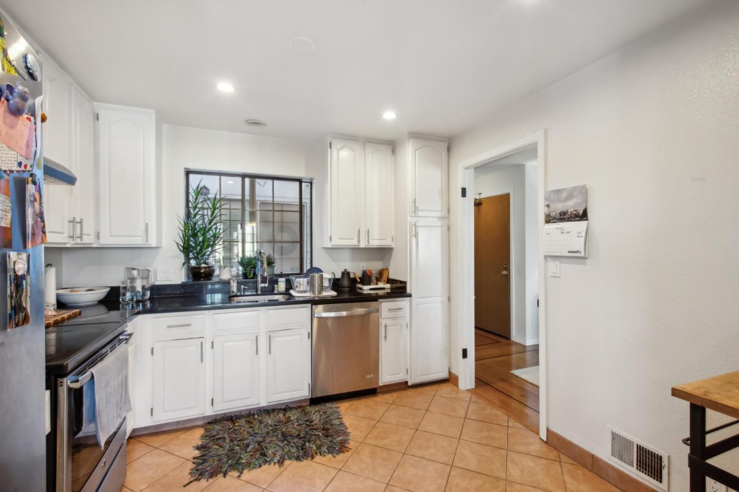 Detail Gallery Image 9 of 63 For 1615 Oakdale Ave, San Francisco,  CA 94124 - – Beds | – Baths
