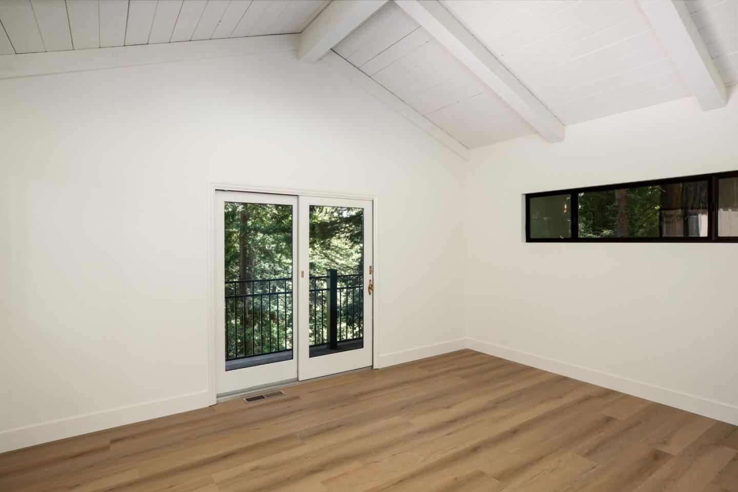 Detail Gallery Image 12 of 32 For 125 Grandview Dr, Woodside,  CA 94062 - 3 Beds | 3 Baths