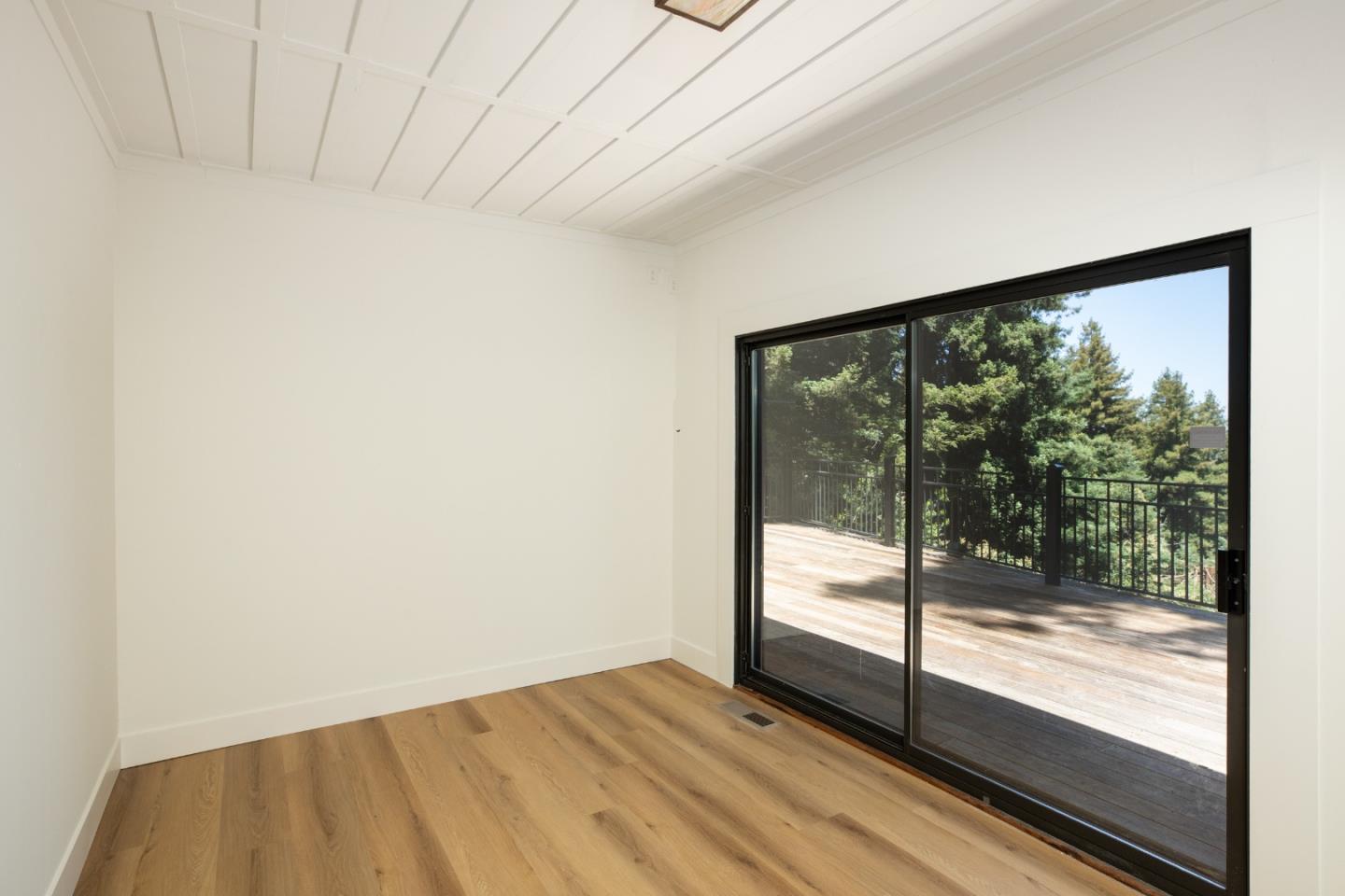 Detail Gallery Image 15 of 32 For 125 Grandview Dr, Woodside,  CA 94062 - 3 Beds | 3 Baths