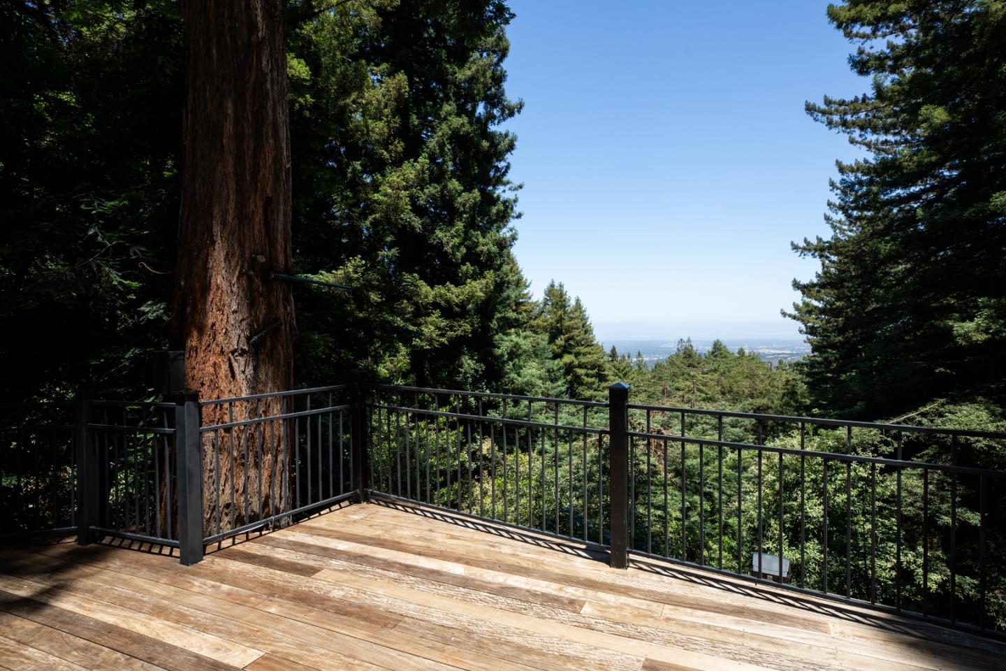 Detail Gallery Image 23 of 32 For 125 Grandview Dr, Woodside,  CA 94062 - 3 Beds | 3 Baths